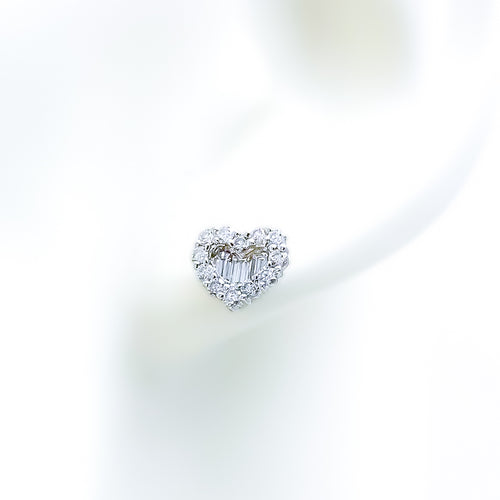 18k-gold-Chic Heart Shaped Diamond Earrings