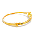 22k-gold-radiant-v-shaped-motif-bangle-bracelet