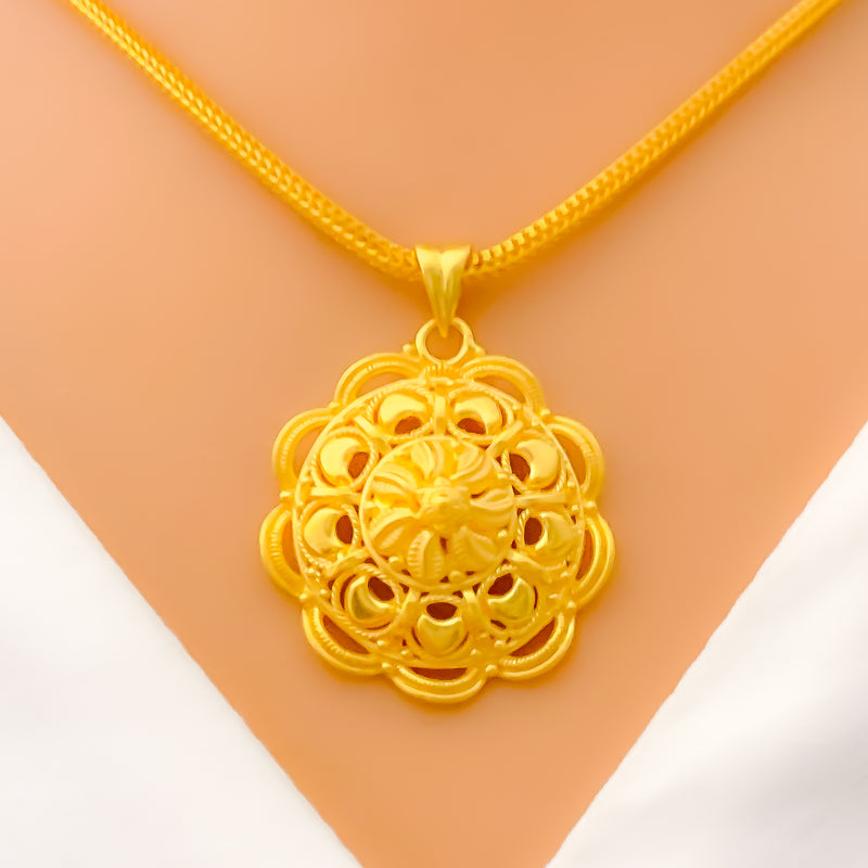 radiant-etched-22k-gold-pendant