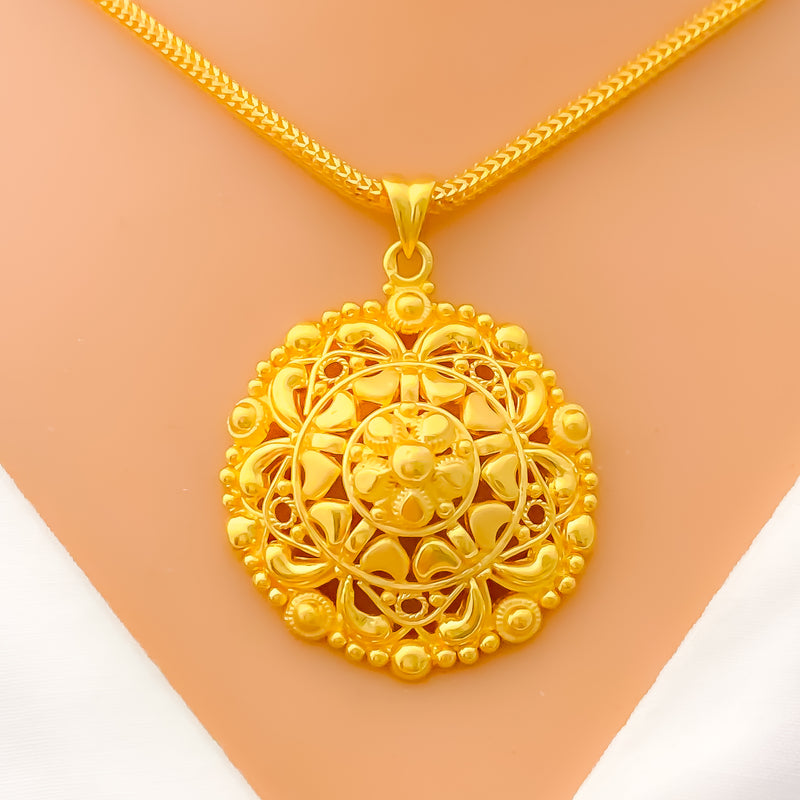 magnificent-shimmering-22k-gold-pendant
