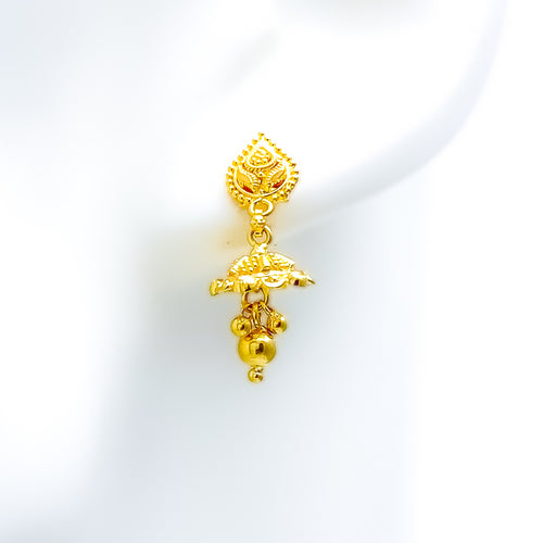 gold-lightweight-festive-earrings