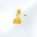 gold-dainty-tasteful-earrings