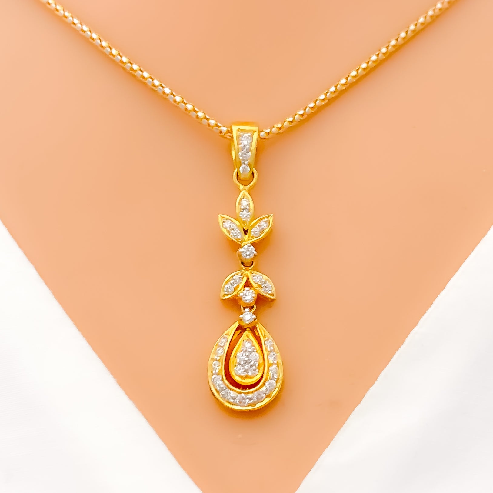 Simple diamond pendant sets Clearance