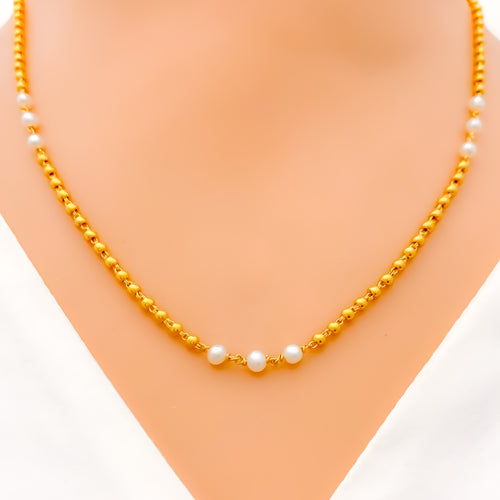 22k-gold-simple-pearl-accented-gold-necklace