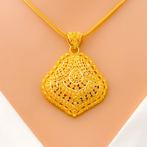 22k-gold-unique-fine-paisley-pendant