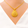 22k-gold-iconic-evergreen-mesh-pendant