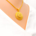 22k-gold-graceful-traditional-gold-pendant