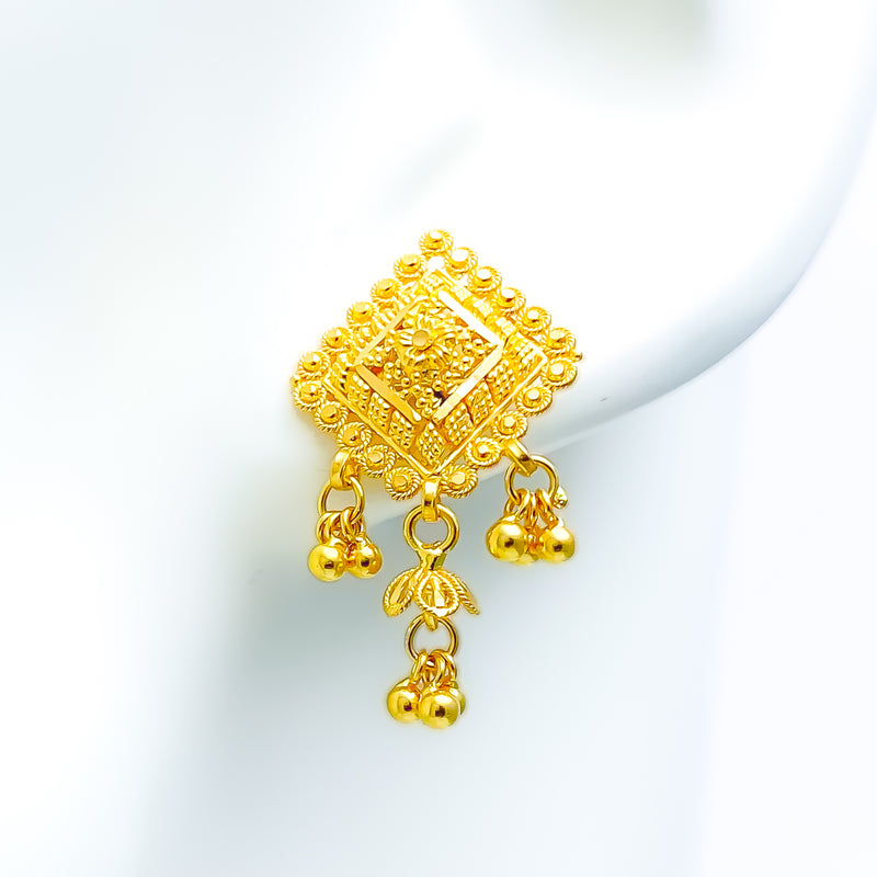 22k-gold-diamond-shaped-chandelier-earrings