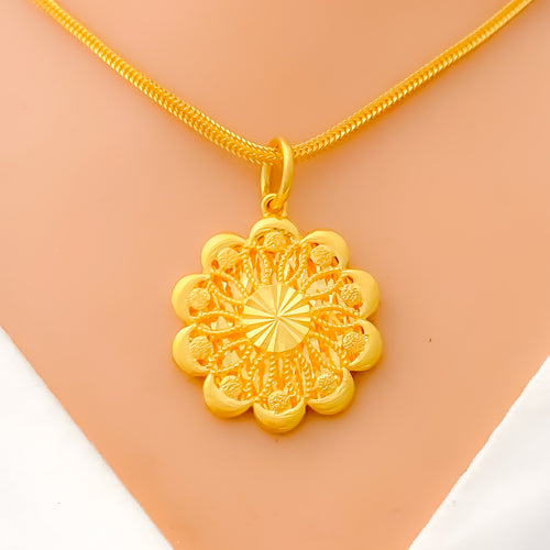 22k-gold-decorative-dual-finish-floral-pendant
