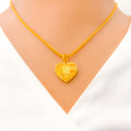 22k-gold-dazzling-mesh-heart-pendant