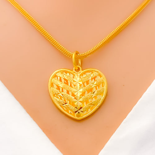 22k-gold-stunning-striped-heart-pendant