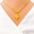 22k-gold-diamond-shaped-textured-pendant