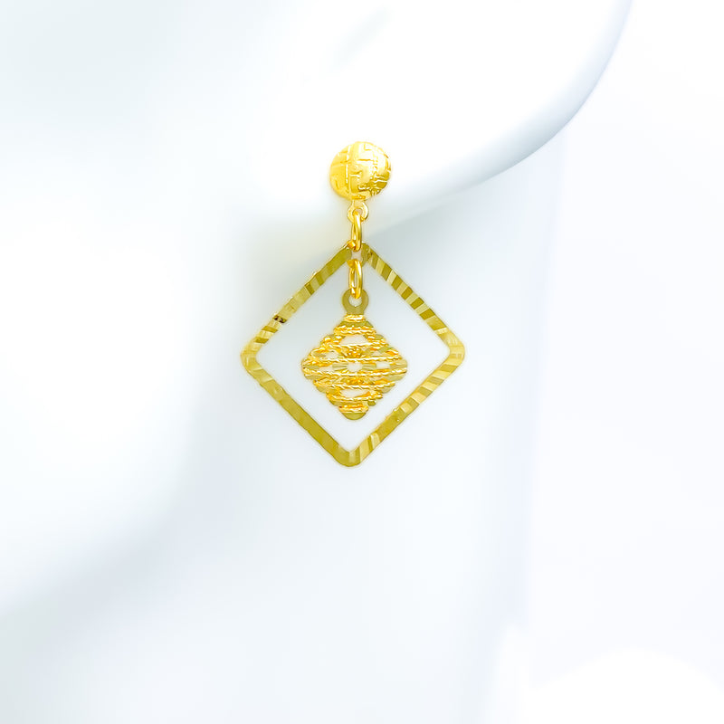 22k-gold-reflective-open-square-hanging-earrings