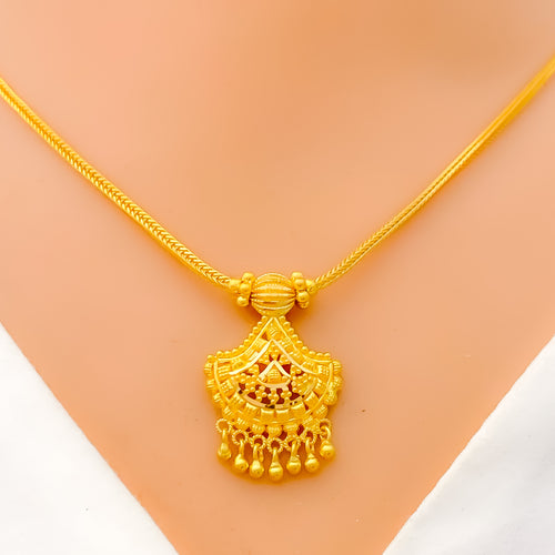 22k-gold-dainty-delicate-fan-shaped-necklace-set