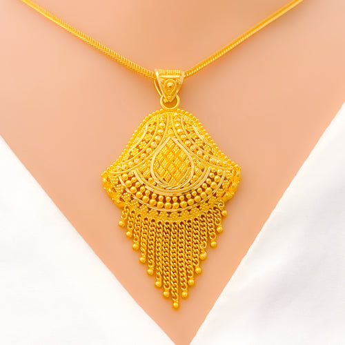 22k-gold-glistening-chandelier-pendant-set