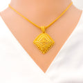 22k-gold-lavish-tasteful-pendant-set