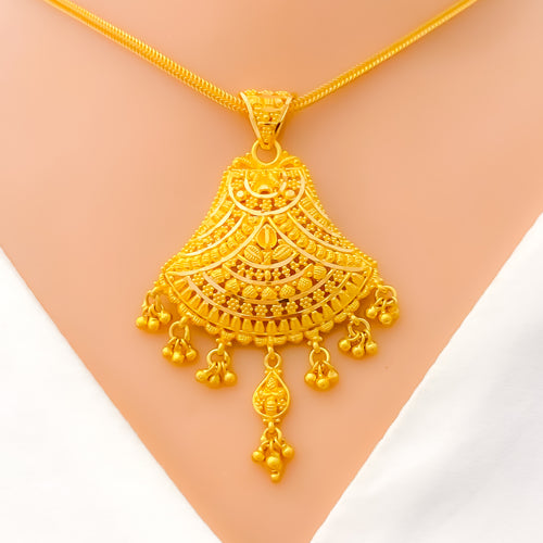 22k-gold-extravagant-faceted-pendant-set
