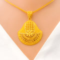 22k-gold-ethereal-detailed-pendant-set