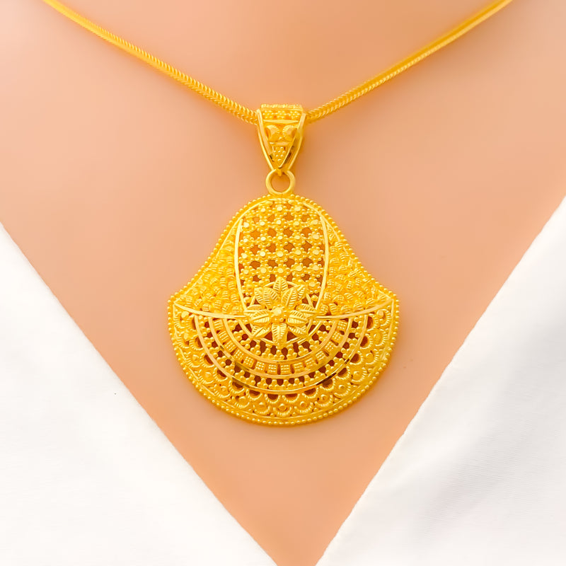 22k-gold-ethereal-detailed-pendant-set