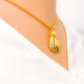 22k-gold-Attractive Ritzy Reflective Pendant Set