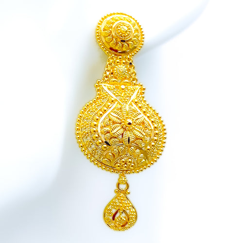 22k-gold-Reflective Paisley Accented Flower Earrings