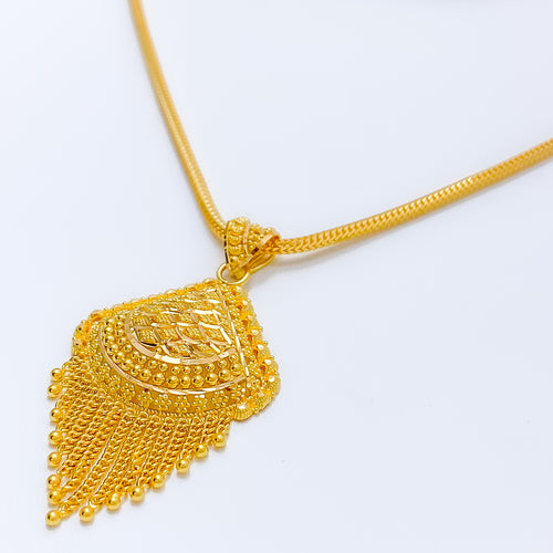 Reflective Dangling Chain 22k Gold Pendant