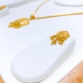 Palatial Reflective Striped 22k Gold Pendant Set