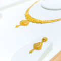 Delightful Graduated Flower Necklace Set