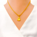 22k-gold-petite-fashionable-pendant