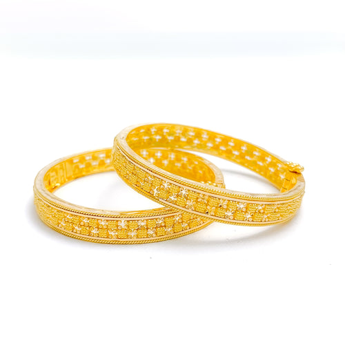 22k-gold-ethereal-classy-baby-bangles