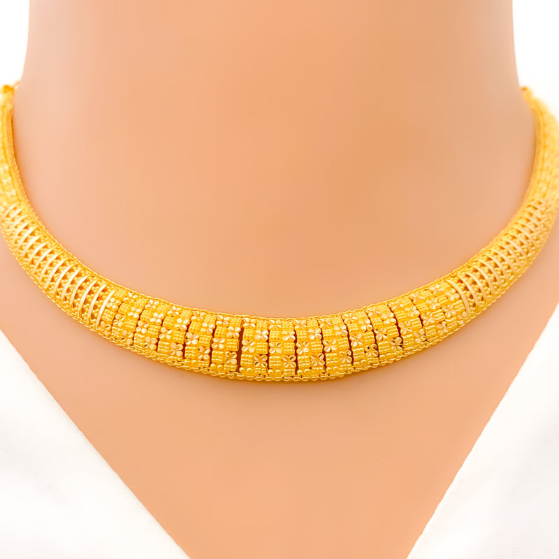 Upscale Tapered Choker Set