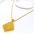 22k-gold-delightful-flower-accented-bold-pendant