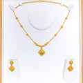 22k-gold-festive-diamond-shaped-gold-necklace-set
