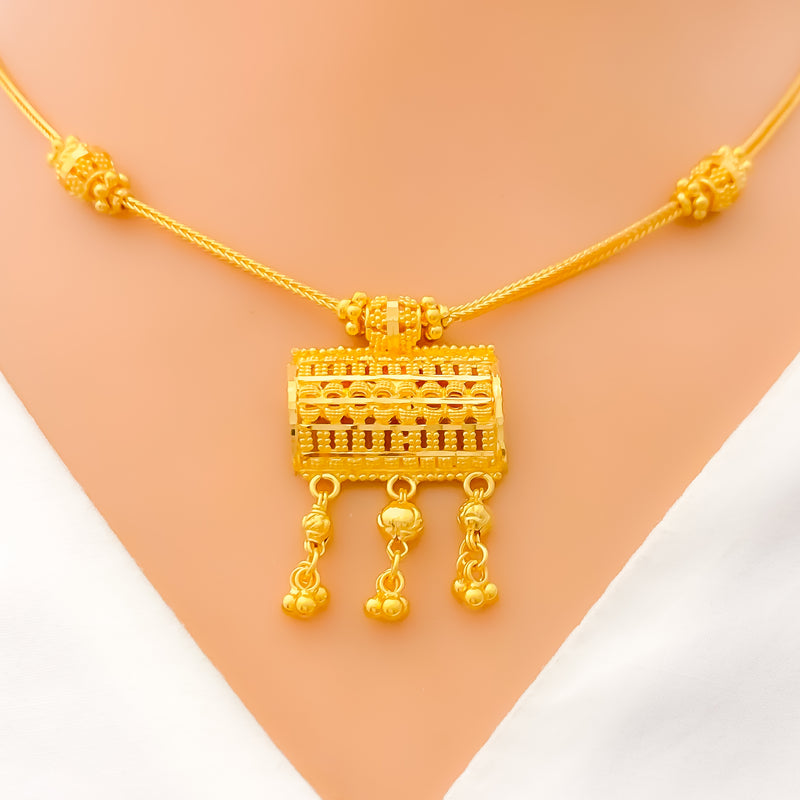22k-gold-striped-elevated-tassel-necklace-set