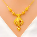 22k-gold-timeless-reflective-delightful-necklace-set