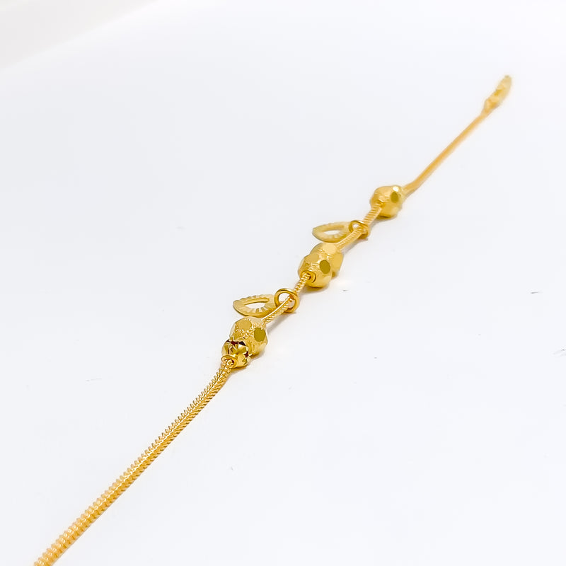 gold-subtle-dangling-bracelet