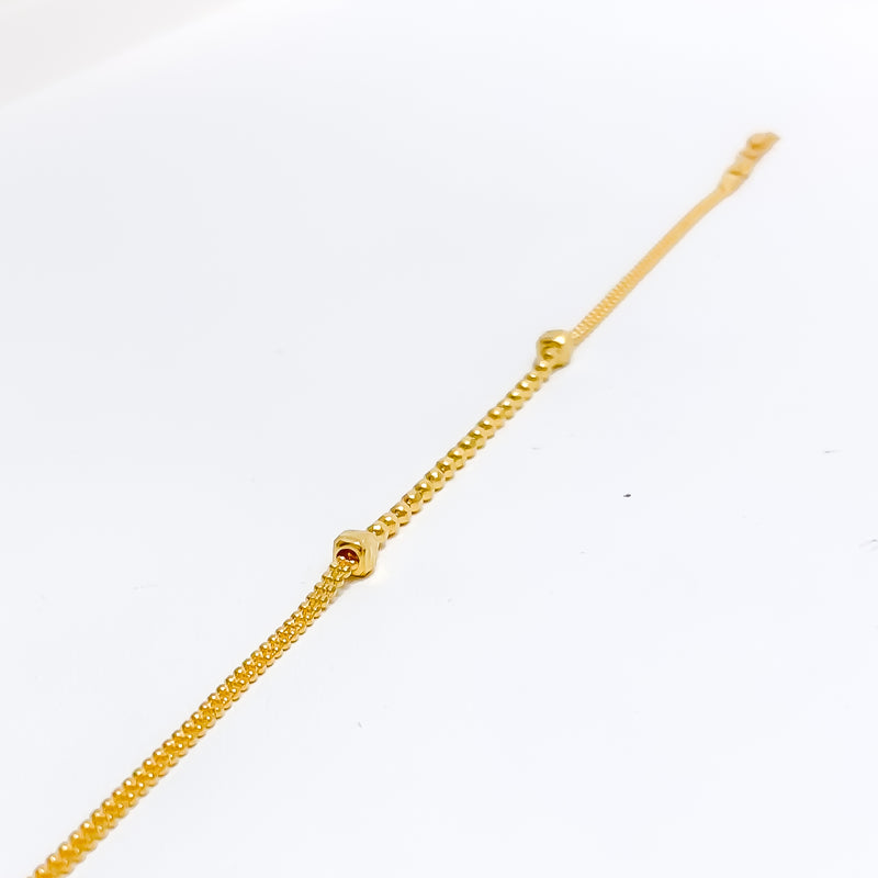 gold-dainty-fine-bracelet