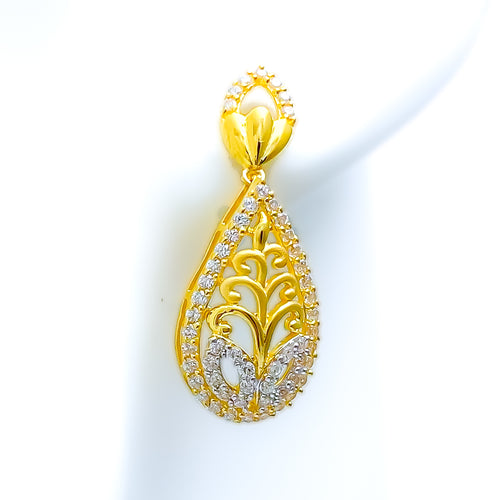 22k-gold-stately-lovely-earrings