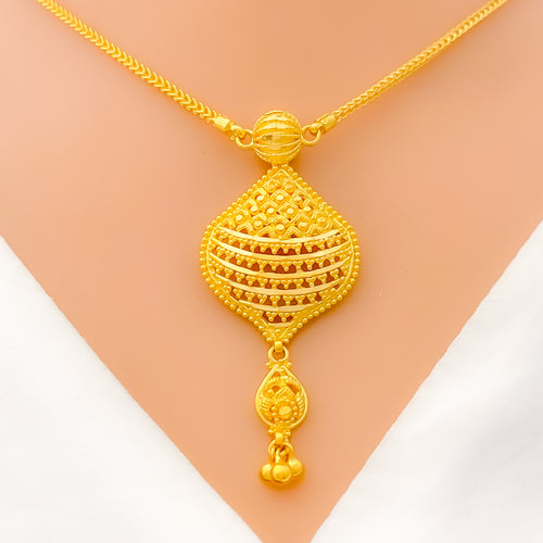 22k-gold-Elegant Elevated Striped Necklace Set