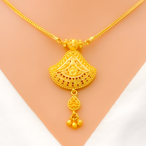 22k-gold-Tasteful Everyday Floral Necklace Set