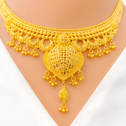22k-gold-delightful-decorative-necklace-set
