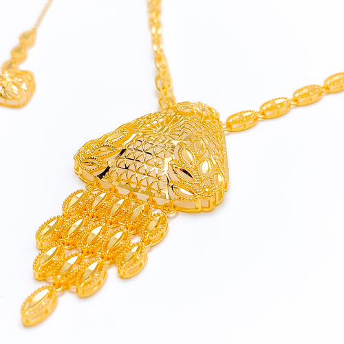 21k-gold-tasteful-intricate-necklace-set