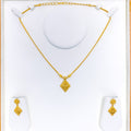 22k-gold-Reflective Diamond Shaped Gold Necklace Set 