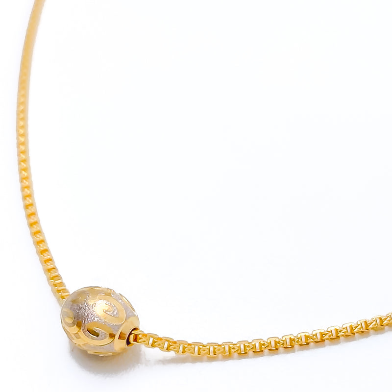 22k-gold-decorative-fashionable-necklace