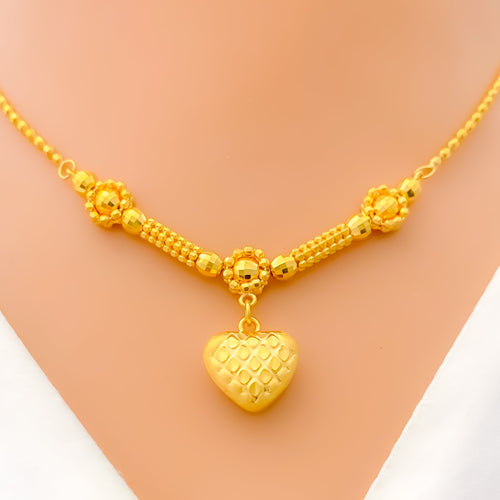22k-gold-graceful-charming-necklace-set