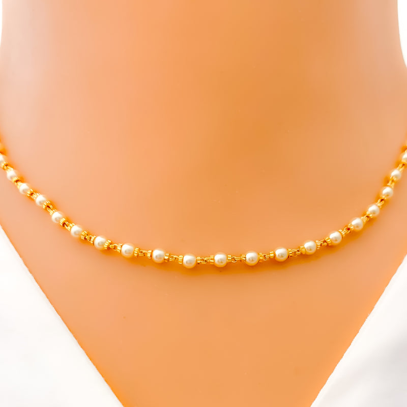 22k-gold-tasteful-delicate-pearl-necklace