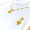 22k-gold-Reflective Diamond Shaped Gold Necklace Set 